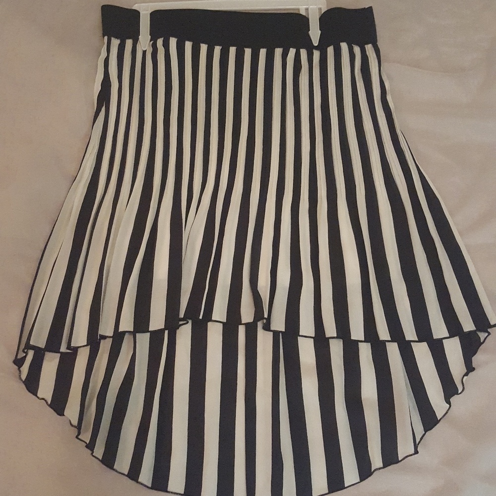 TOTO Collection  - High Low Mini Skirt - NWOT